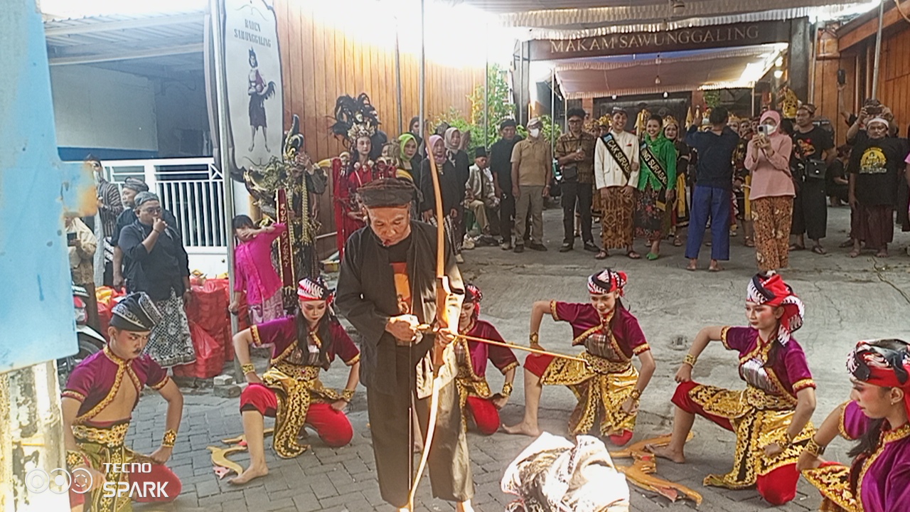 Peserta dan tamu undangan pada puncak Festival Bulan Sawunggaling 2026